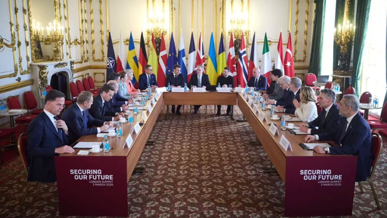 Foto - İngiltere'deki toplantı ülkeyi ayağa kaldırdı: Türkiye var biz neden yokuz?