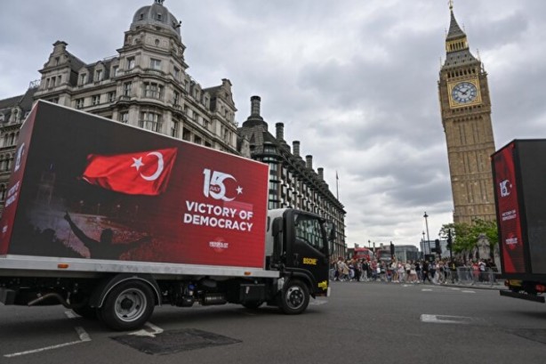 Foto - İngiltere’ye 15 Temmuz damgası! Milletin destanı Londra sokaklarında