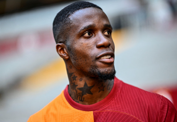 İngiltere’ye satılmayan Zaha bilmecesi! Galatasaray’ı sallayacak Zaha çıkışı! Yok artık…