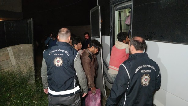 Foto - İnşaat halindeki evden 20 düzensiz göçmen çıktı!