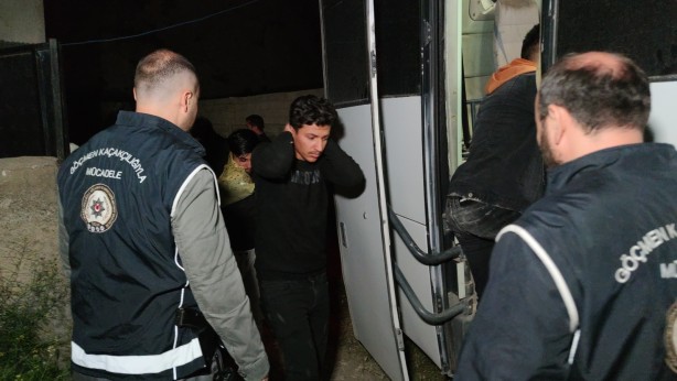 Foto - İnşaat halindeki evden 20 düzensiz göçmen çıktı!