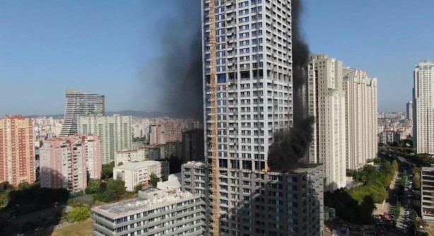 İnşaat halindeki rezidansta yangın!