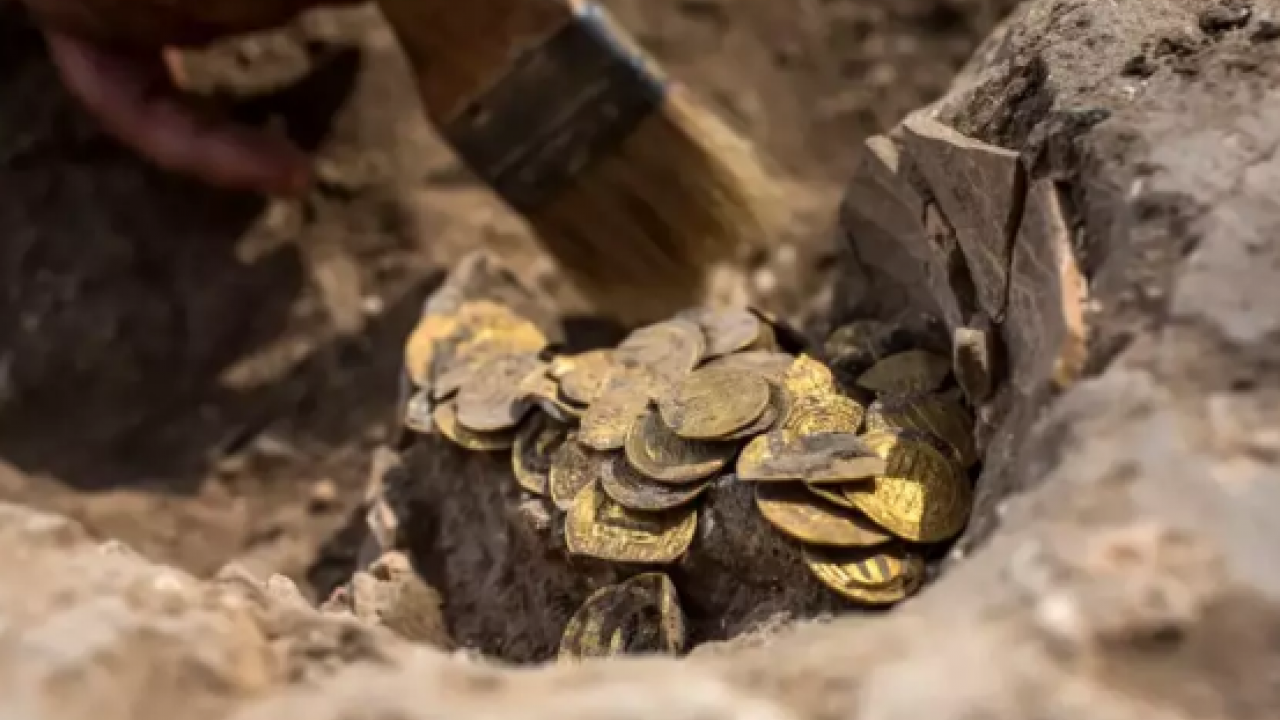 Foto - İnşaat kazısında büyük bir hazine bulundu! Kazdıkça altın fışkırdı