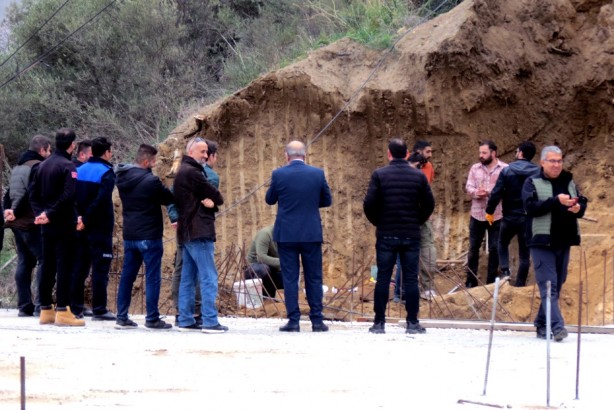 Foto - İnşaat sırasında kepçeye takılan taşın altından çıktı! Apar topar polislere haber verildi