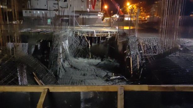 Foto - İnşaatta beton dökümü sırasında kalıp çöktü: 2 işçi yaralı