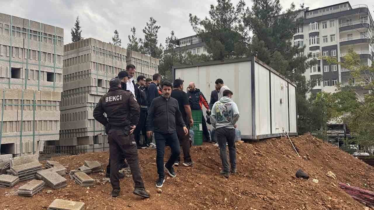 Foto - İnşaattaki kötü koku iki okulu tahliye ettirdi: Rahatsızlanan 20 öğrenci hastaneye kaldırıldı 