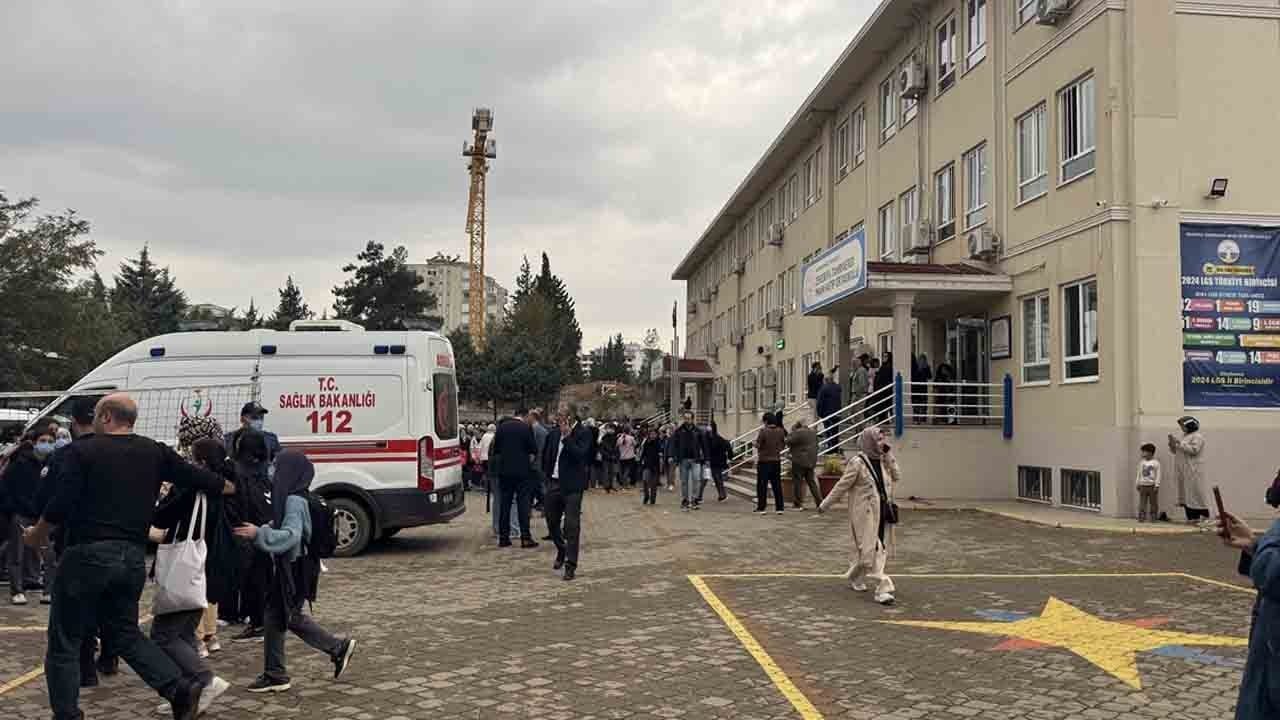 İnşaattaki kötü koku iki okulu tahliye ettirdi: Rahatsızlanan 20 öğrenci hastaneye kaldırıldı 