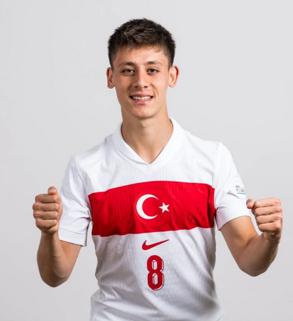 Foto - İnşallah bol bol izletirsin bize bu gol sevincini Altın çocuğumuz! Milliler Euro 2024'e kilitlendi...