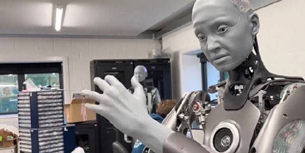 Foto - İnsana en çok benzeyen robot üretildi!