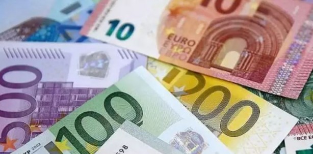 Foto - İnsanlar enflasyon altında eziliyor bankalar rekor kâr elde ediyor! Tarihi rekor