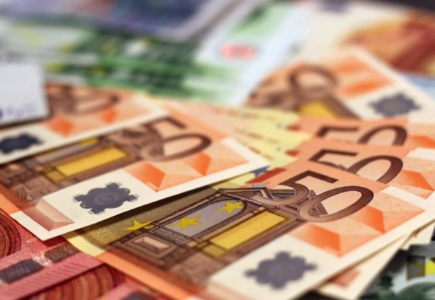 Foto - İnsanlar enflasyon altında eziliyor bankalar rekor kâr elde ediyor! Tarihi rekor