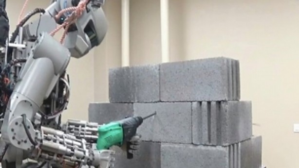 Foto - İnsanları suçlayan ve hakaret eden 'insansı' robot Fedor'a şok! Harekete geçildi