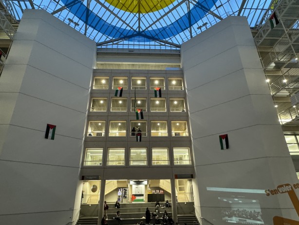 Foto - İnsanlığını kaybetmeyenler var! Cenevre ve Zürih üniversitelerinde Filistin sesleri