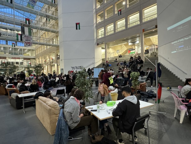 Foto - İnsanlığını kaybetmeyenler var! Cenevre ve Zürih üniversitelerinde Filistin sesleri