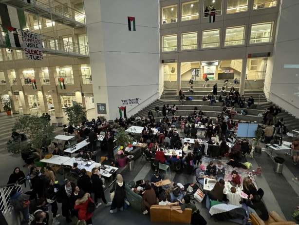 Foto - İnsanlığını kaybetmeyenler var! Cenevre ve Zürih üniversitelerinde Filistin sesleri