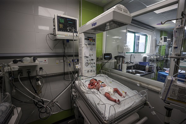 Foto - İnsanlık her gün ölüyor! Bu bebek ölen annesinin karnında hayata tutundu