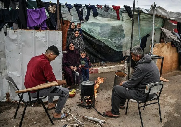 Foto - İnsanlık siyonist çukurunda! Katil İsrail'in Naziler'den farkı yok