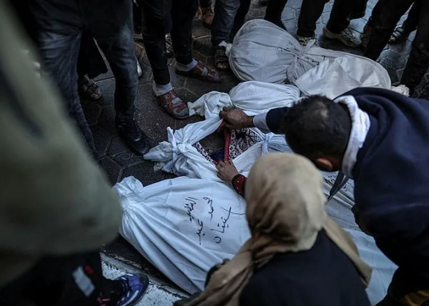 Foto - İnsanlık siyonist çukurunda! Katil İsrail'in Naziler'den farkı yok