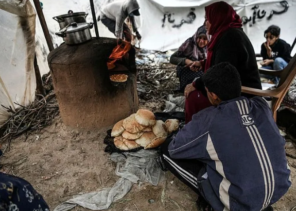Foto - İnsanlık siyonist çukurunda! Katil İsrail'in Naziler'den farkı yok