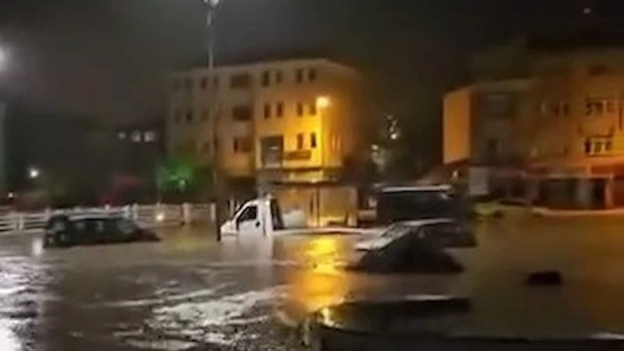 Foto - 'İnsanoğlu ne kadar nankör' dedirten olay: Köprüye çıkıp kurban kestiler