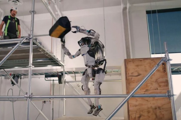 Foto - İnsansı robot Atlas işten kovuldu