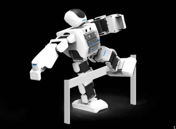 Foto - İnsansı robot Çin'de satışa çıktı! Kan basıncını bile ölçüyor