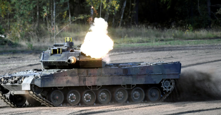 Foto - İnsansız savaş tankı kamuoyuna ilk kez gösterildi! Bu resmen devrim
