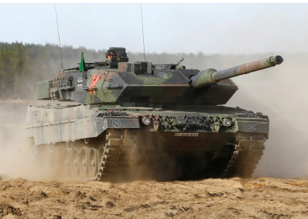 Foto - İnsansız savaş tankı kamuoyuna ilk kez gösterildi! Bu resmen devrim