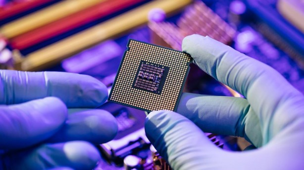 Intel, ABD Ordusu’na çip üretecek! Milyar dolarlık anlaşma