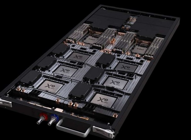 Foto - Intel dünyanın en hızlı yapay zekâ süper bilgisayarını üretti
