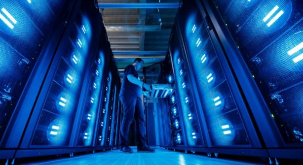 Foto - Intel dünyanın en hızlı yapay zekâ süper bilgisayarını üretti