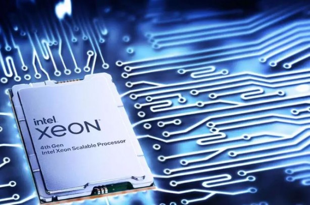 Foto - İntel'den 288 çekirdekli işlemci