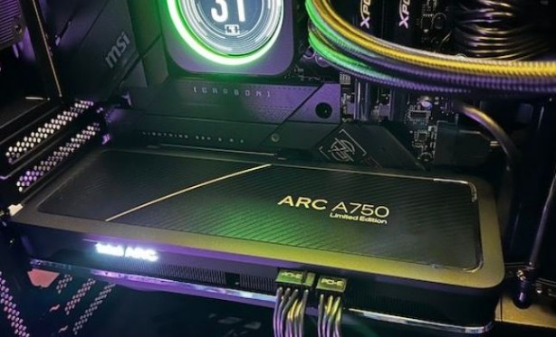 Foto - Intel'den grafik kartı atağı