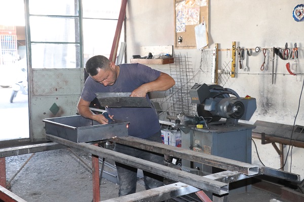 Foto - İnternet izledi aklına geldi! Hurdaları maddi kazanca dönüştürdü