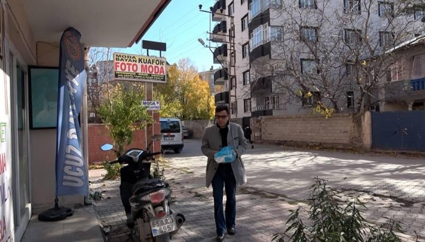 Foto - İnternetten fotoğraf makinesi siparişi verdi! Kutudan çıkan şok etti