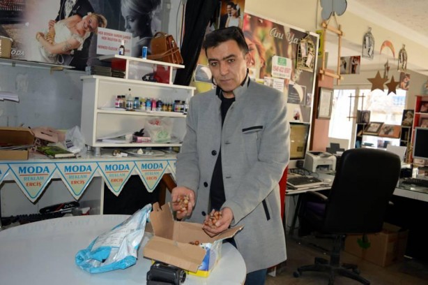 Foto - İnternetten fotoğraf makinesi siparişi verdi! Kutudan çıkan şok etti