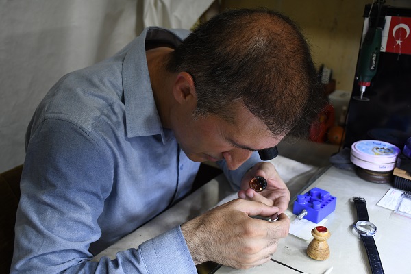 Foto - İnternetten öğrendi hayatını değiştirdi