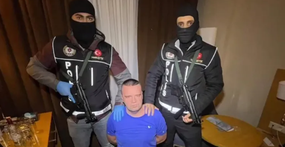 İnterpol kırmızı bülteni ile aranıyordu! O isim yakalandı Suç örgütleri temizleniyor