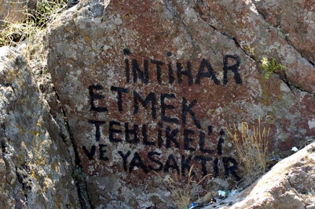 Foto - İntihar edenin cenaze namazı kılınır mı?