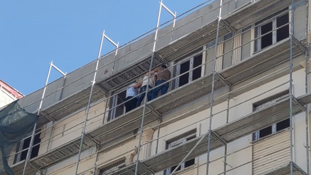 İntihar girişiminde bulunan genci polis ikna etti