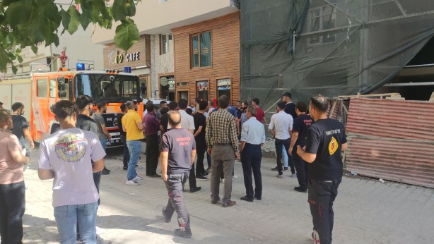 Foto - İntihar girişiminde bulunan genci polis ikna etti