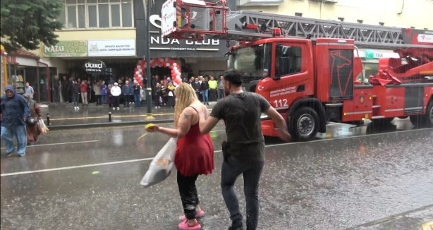 Foto - İntihara teşebbüs eden kadın böyle ikna edildi!