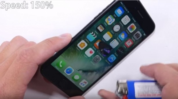 Foto - iPhone 7 sağlamlık testinde