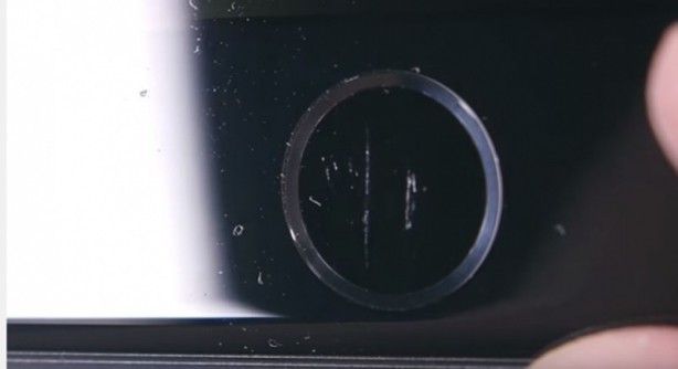 Foto - iPhone 7 sağlamlık testinde