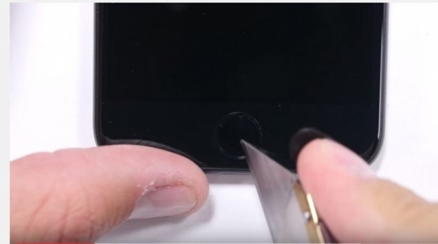 Foto - iPhone 7 sağlamlık testinde