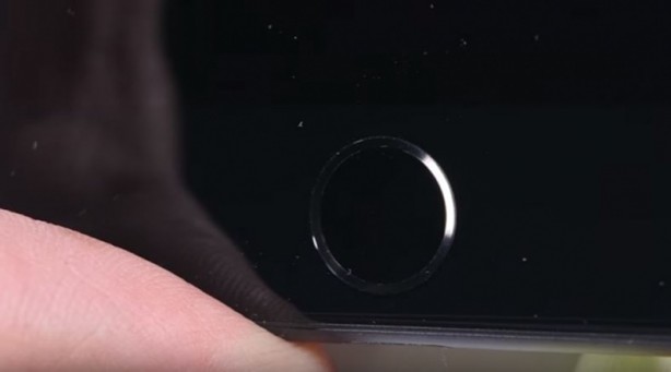 Foto - iPhone 7 sağlamlık testinde