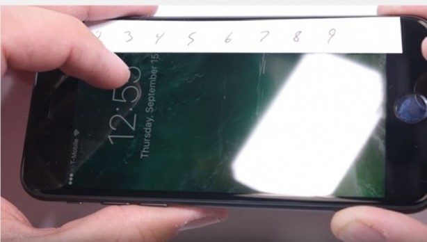 Foto - iPhone 7 sağlamlık testinde