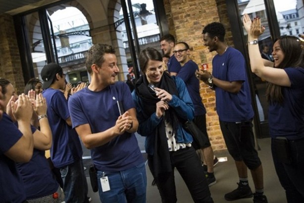 Foto - iPhone 7 ve 7 Plus satışa sunuldu