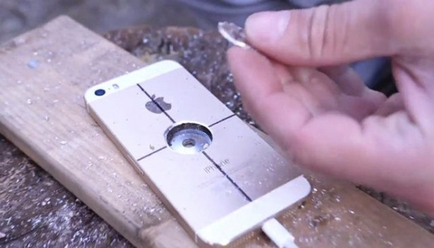 Foto - iPhone 7'den stres çarkı yaptı!