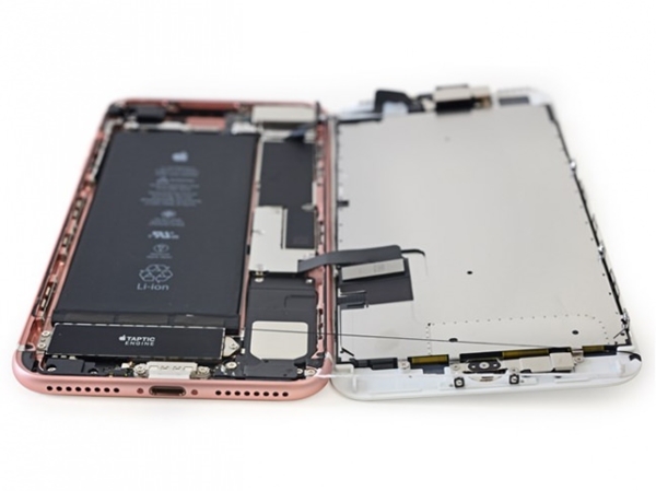 Foto - iPhone 7'nin içini dışına çıkardılar